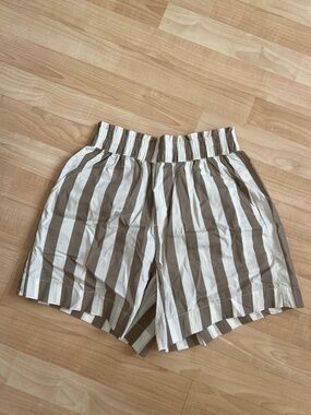 aerie Beige & White Vertical-Striped High-Waist Shorts